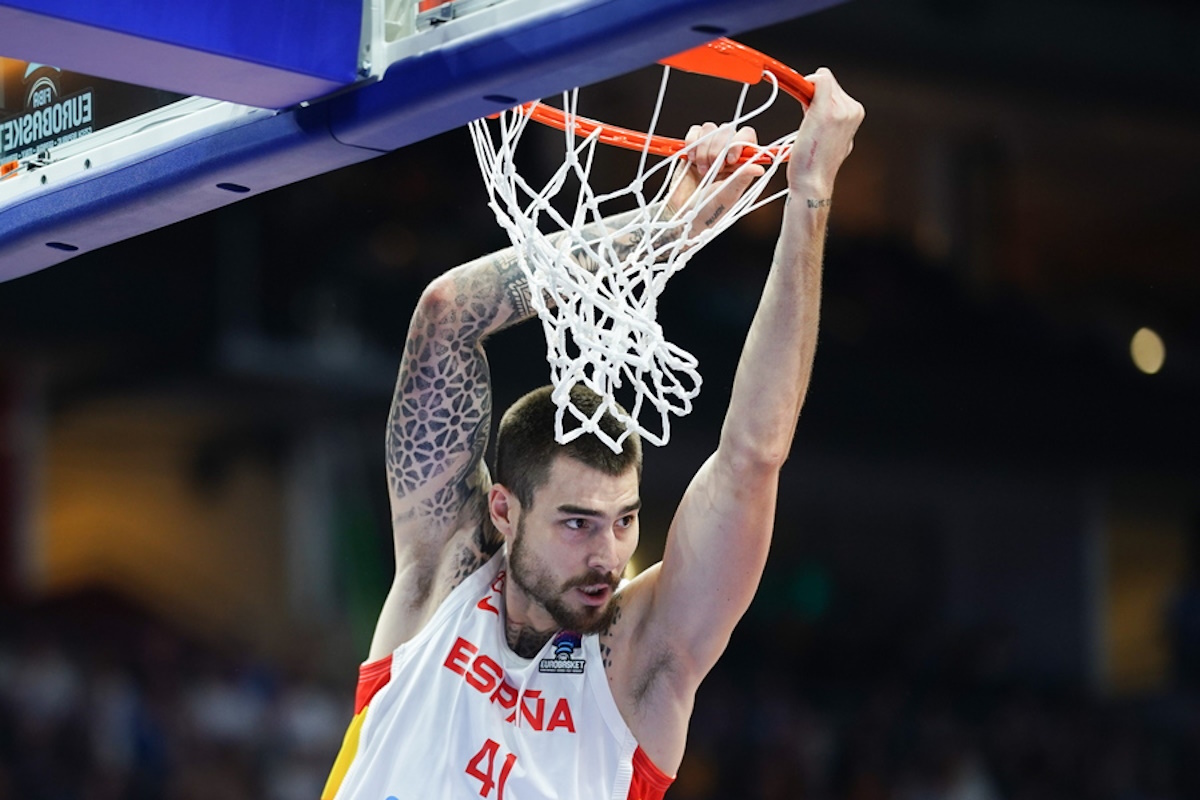 epa10181711 Spain’s Juancho Hernangomez in action during the FIBA EuroBasket 2022 Quarter Finals match between Spain and Finland at the EuroBasket Arena Berlin, in Berlin, Germany, 13 September 2022.  EPA