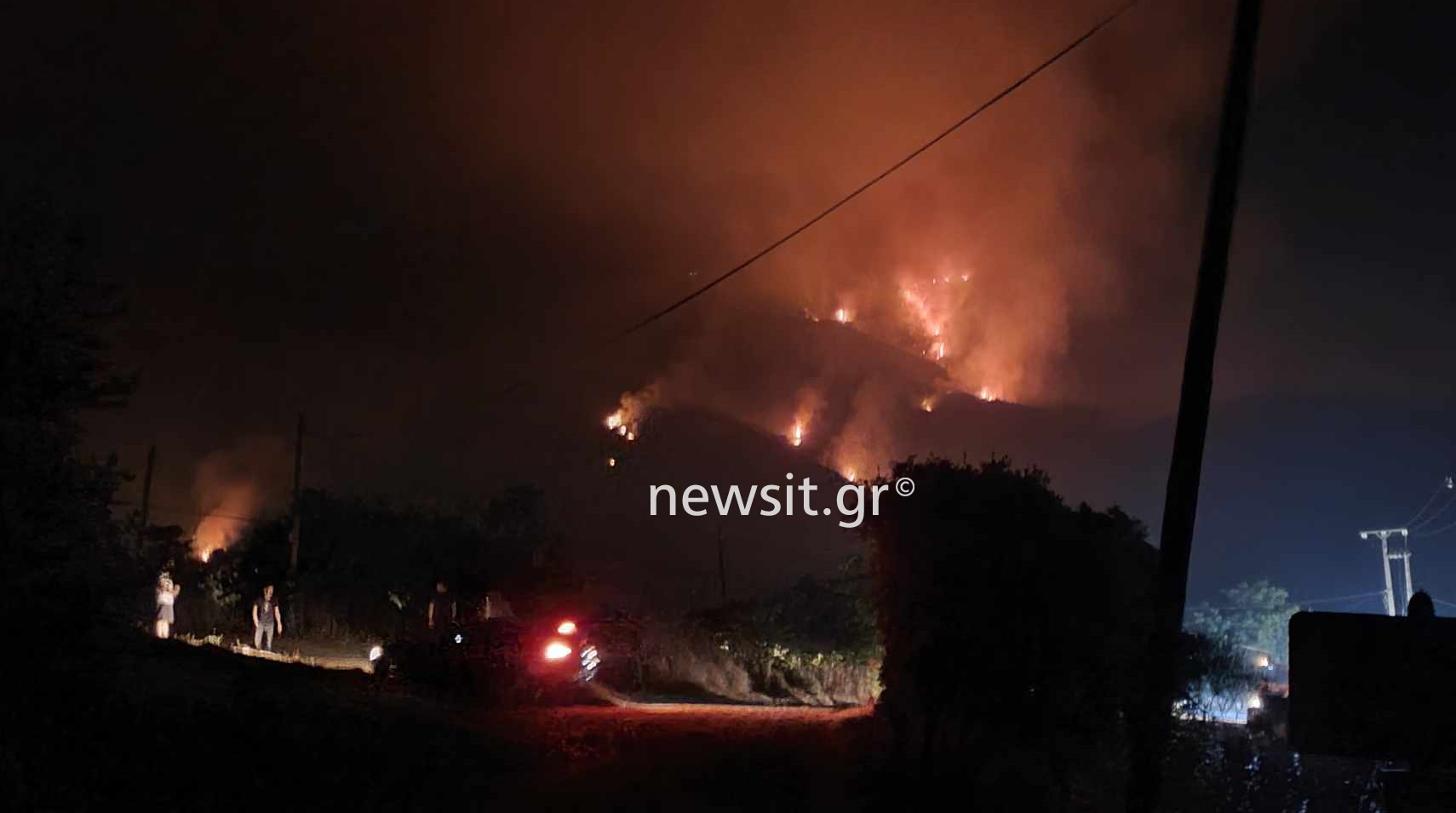 Φωτιές: Ολονύχτια «μάχη» με τις φλόγες σε Ρόδο, Εύβοια και Κέρκυρα