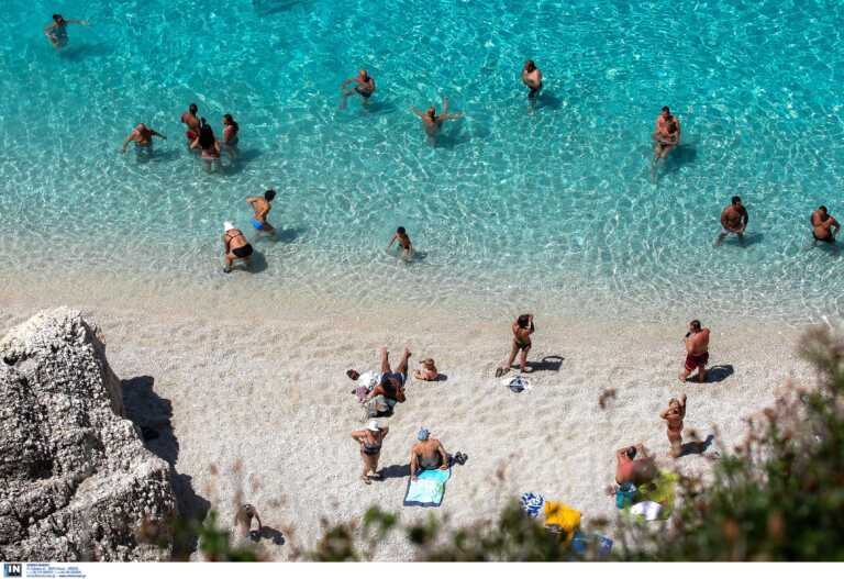 H Daily Telegraph «αποθεώνει» Ελλάδα και προτείνει 20 νησιά του Αιγαίου και του Ιονίου για ιδανικές διακοπές