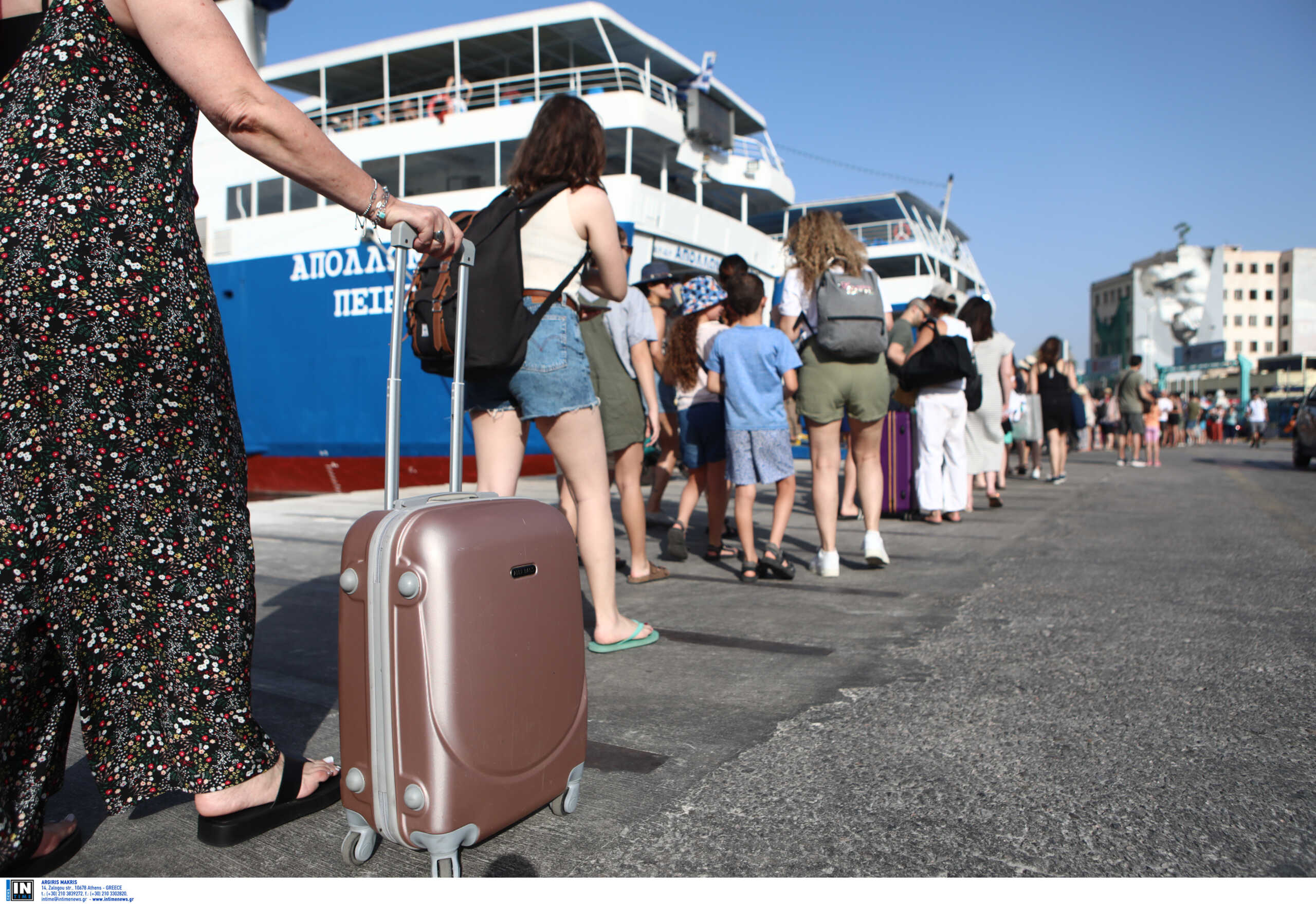 «Σάρωσε» η επιβατική κίνηση στα λιμάνια τον Ιούλιο – Πάνω από 2 εκατ. πήραν το πλοίο για τα νησιά, «πρωτιά» για τον Αργοσαρωνικό