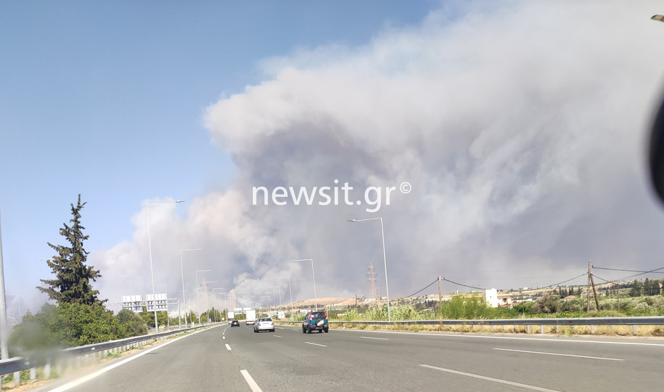 Φωτιά στο Λουτράκι – Εκκενώνονται προληπτικά τρεις περιοχές και κατασκηνώσεις