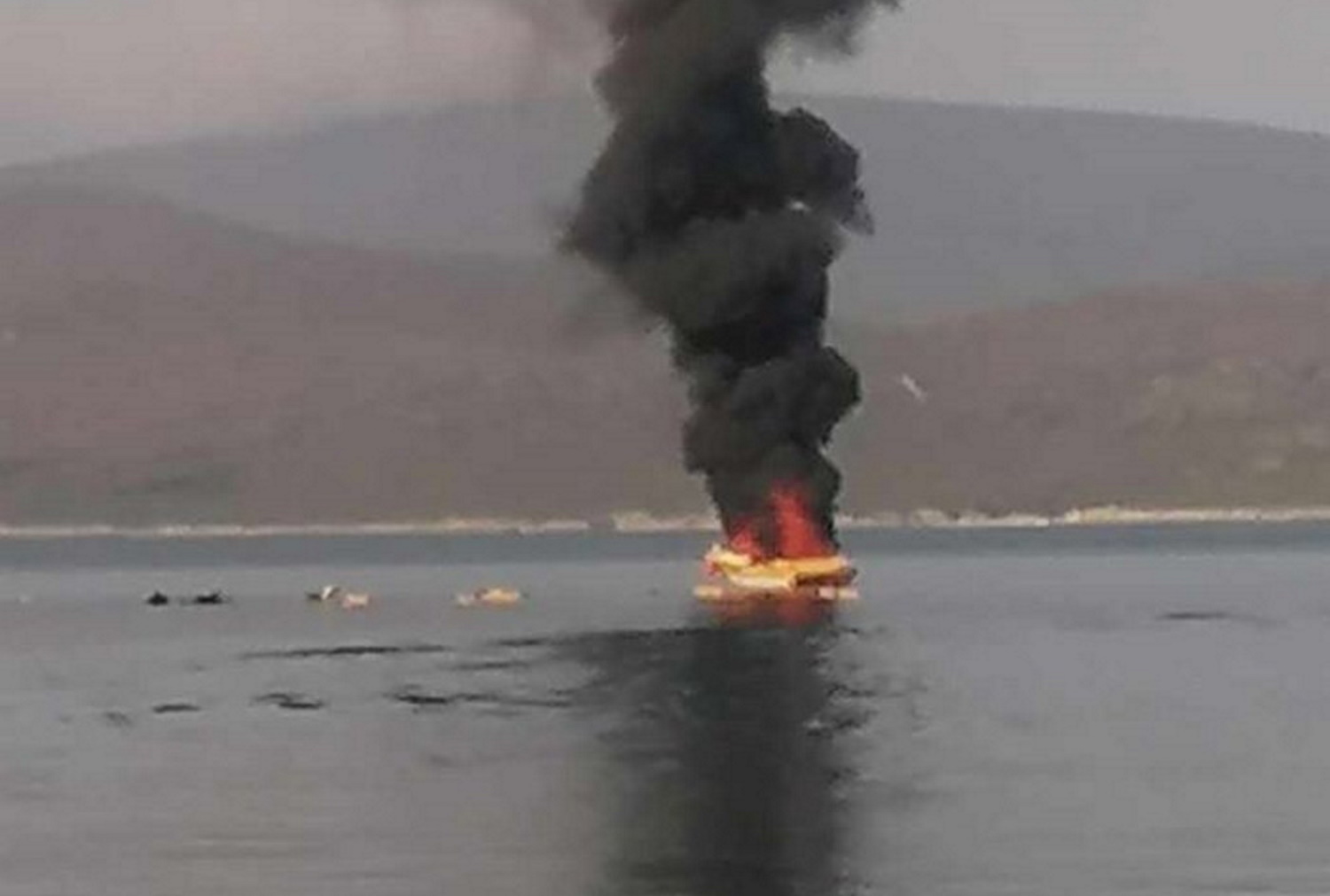 Ραφήνα: Έκρηξη σε σκάφος στο Μαρμάρι – Ένας σοβαρά τραυματίας