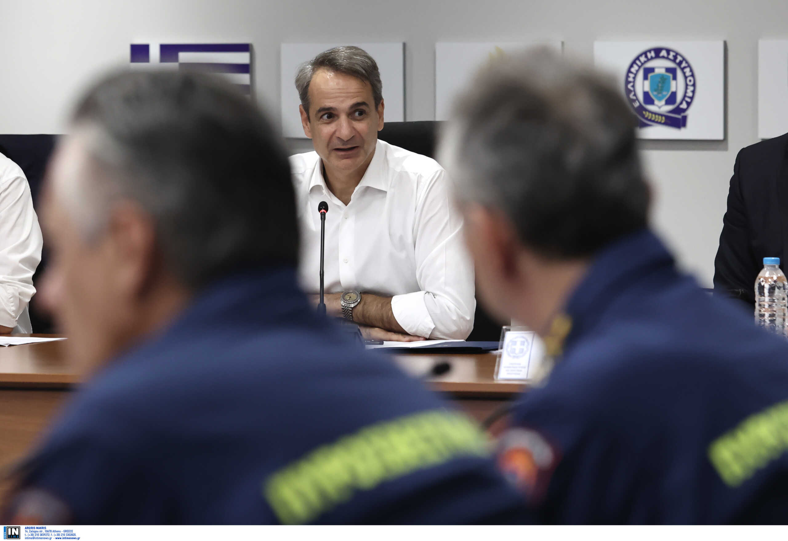 Ο Κυριάκος Μητσοτάκης στο Κέντρο Διαχείρισης Κρίσεων για τη φωτιά σε Δερβενοχώρια και Νέα Ζωή Μάνδρας