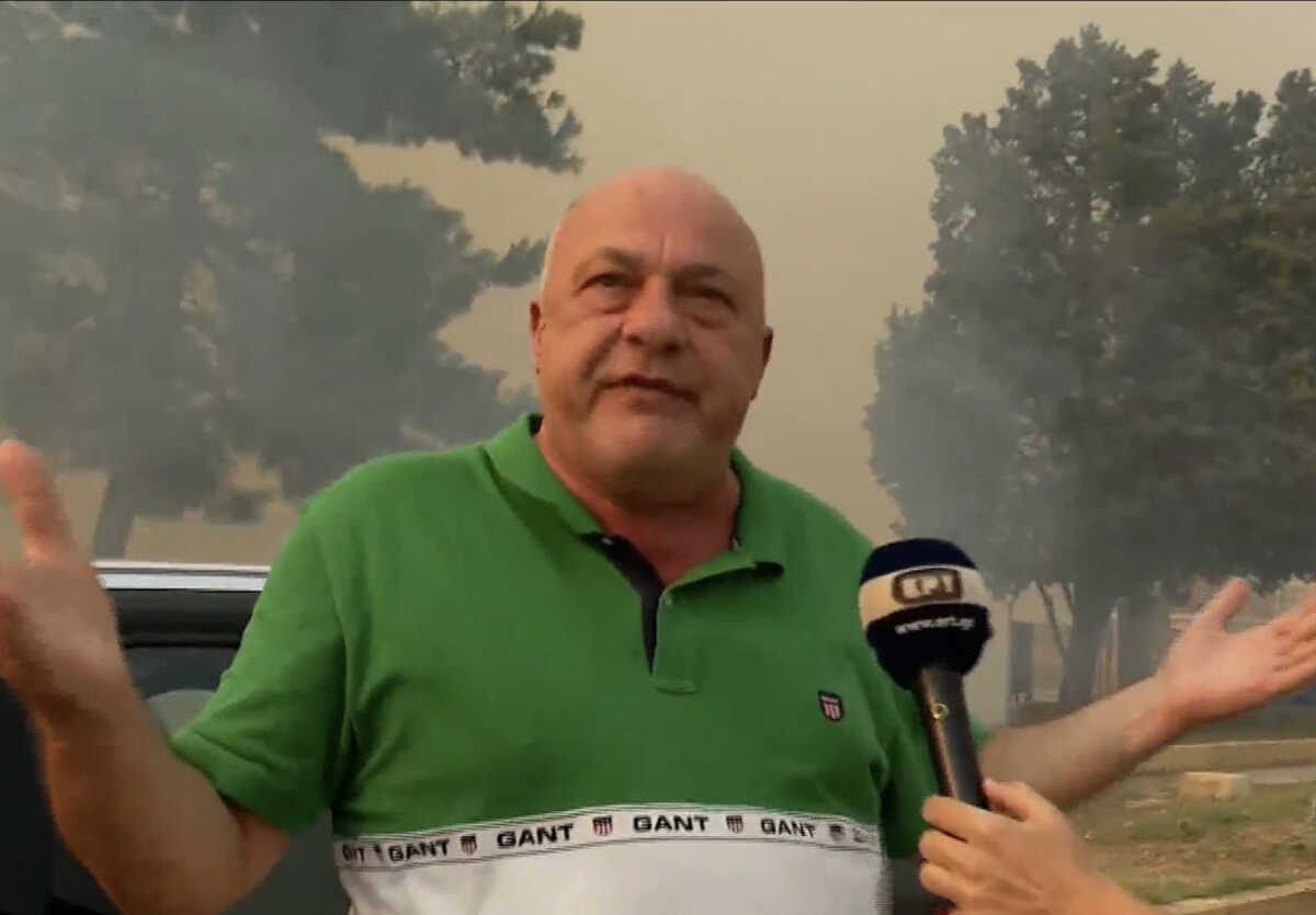 Φωτιά στο Βελεστίνο – Μπέος: «Φύγετε, έχει δεξαμενές προπανίου στα 20 μέτρα»