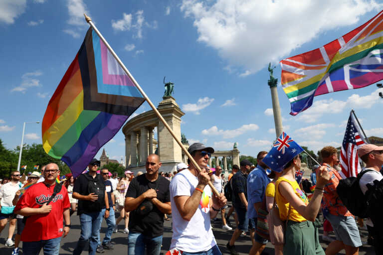 Το Pride έγινε στη Βουδαπέστη παρά τον καύσωνα και τις αντιδράσεις κατά των ΛΟΑΤΚΙ+