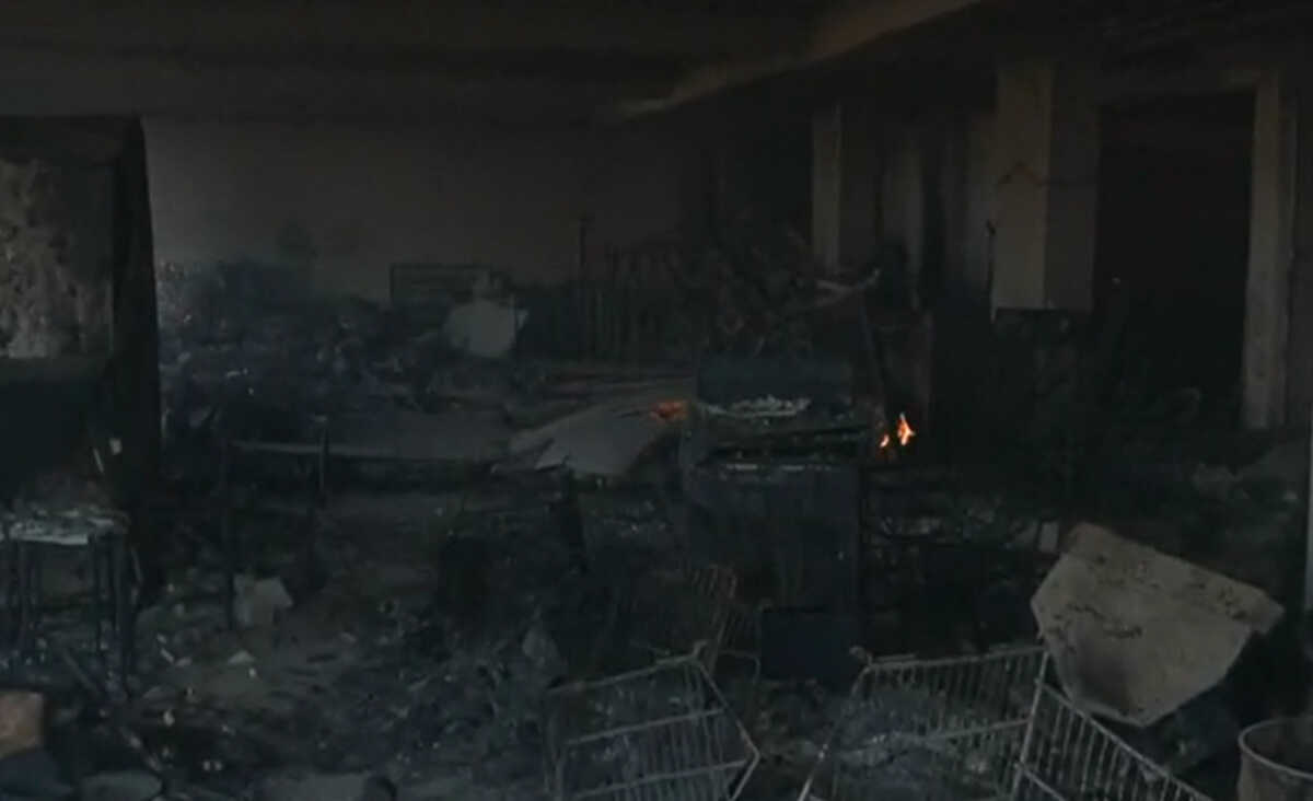 Φωτιά στην Σαρωνίδα: Εικόνες χάους και ερείπια – Καμένα σπίτια και μεγάλη περιβαλλοντική καταστροφή