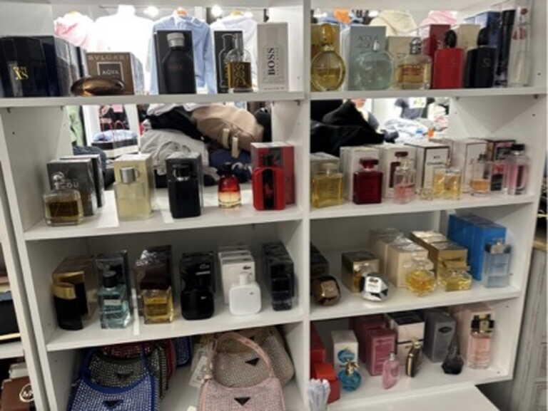Μαγαζιά με χιλιάδες ρούχα και προϊόντα «μαϊμού» εντόπισε ο ΣΔΟΕ σε Ρόδο και Κω - «Καμπάνες» στους ιδιοκτήτες