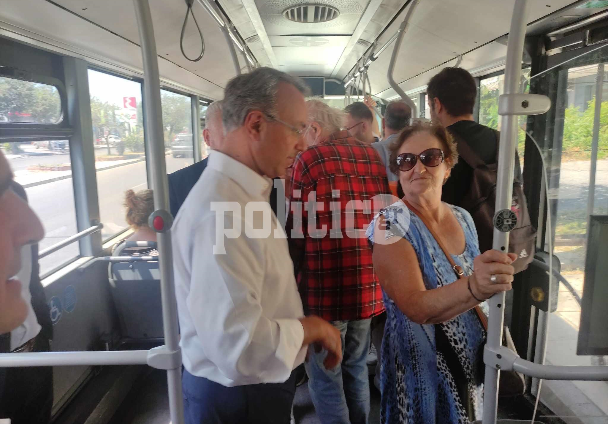 Ο Χρήστος Σταϊκούρας μετακινήθηκε με λεωφορείο στη Θεσσαλονίκη – Συνομίλησε με πολίτες