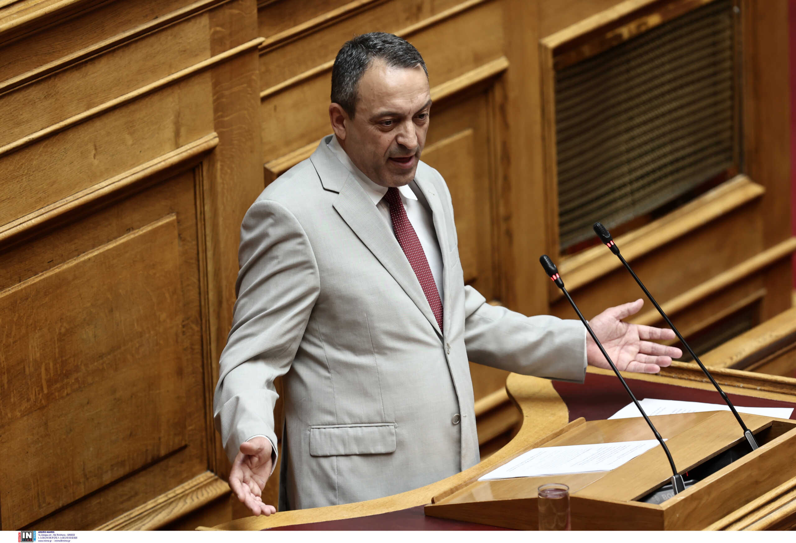Στίγκας στη Βουλή: Ό,τι ετοιμάζετε εις βάρος της Ελλάδας θα μας βρείτε απέναντι