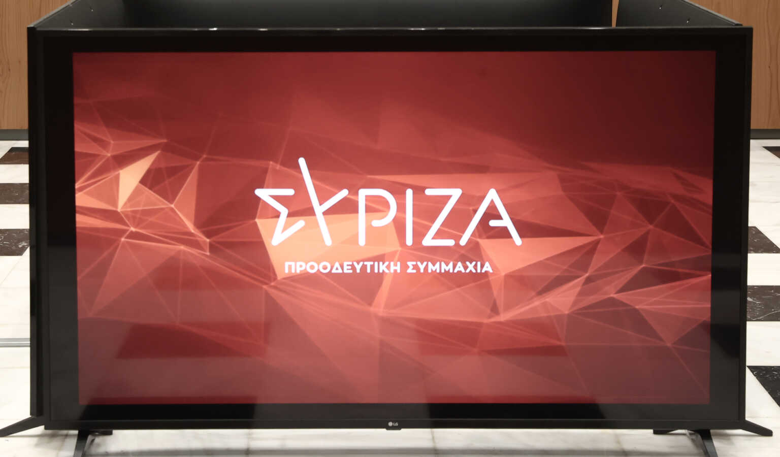 ΣυΡιζΑ: Η διάλυση των παραδοσιακών τάσεων και τα στελέχη που στηρίζουν κάθε υποψήφιο