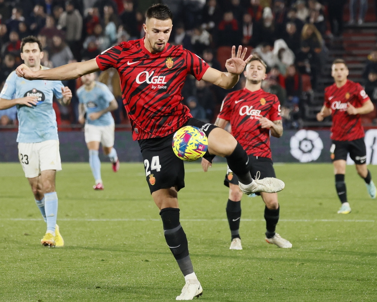 epa10419021 Mallorca's defender Martin Valjent in action during the Spanish LaLiga soccer match between RCD Mallorca and Real Celta de Vigo in Mallorca, Balearic Islands, Spain, 20 January 2023.  EPA