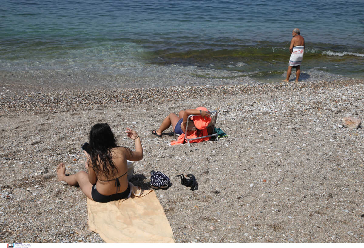 Βουλιαγμένη: Συνελήφθη 66χρονος που φωτογράφιζε 18χρονη στην παραλία Μικρό Καβούρι