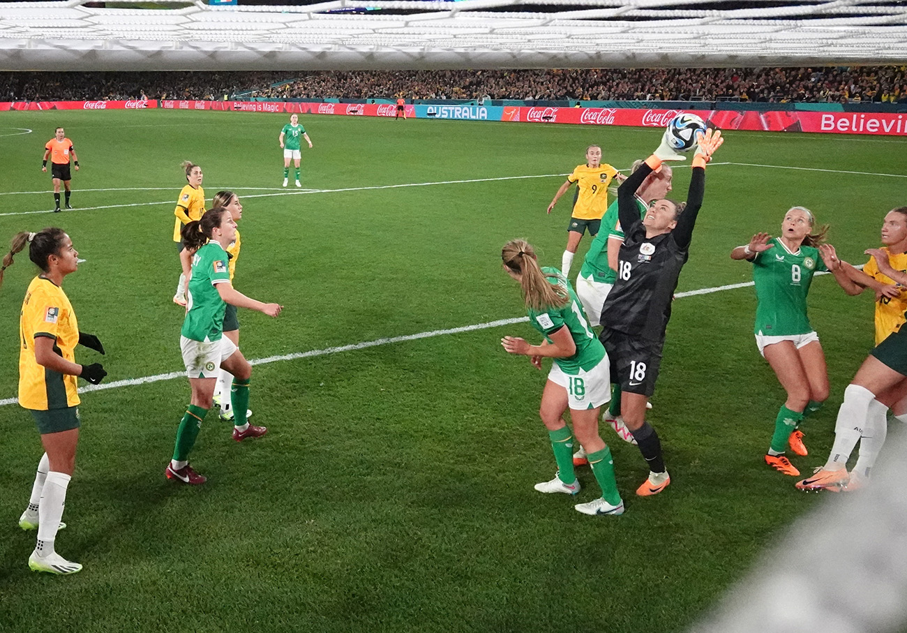 Soccer Football - FIFA Women’s World Cup Australia and New Zealand 2023 - Group B - Australia v Republic of Ireland - Stadium Australia, Sydney, Australia - July 20, 2023
Australia's Mackenzie Arnold in action with Republic of Ireland's Kyra Carusa REUTERS