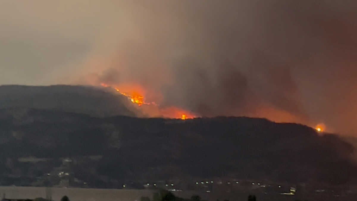 Καναδάς: Φωτιά εκτός ελέγχου - Πάνω από 20.000 άνθρωποι θα εκκενώσουν σήμερα το Γέλοουναϊφ