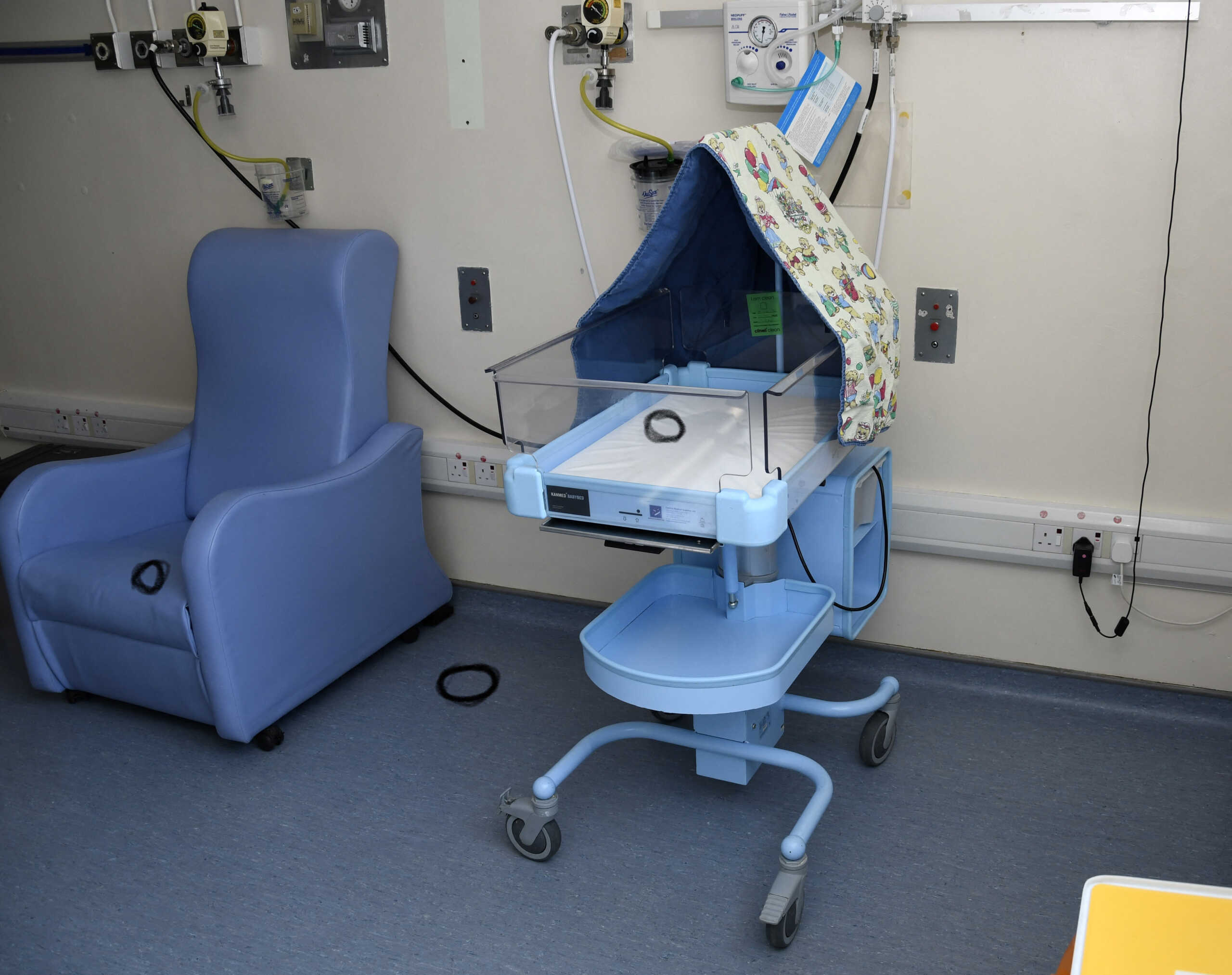 Cheshire Police undated handout picture shows a babies' cot on the ward at the Countess of Chester Hospital, where neonatal nurse Lucy Letby, who was on trial at Manchester Crown Court charged with the murder of seven babies, used to work, in Chester, Britain, obtained by Reuters on July 25, 2023. Cheshire Constabulary
