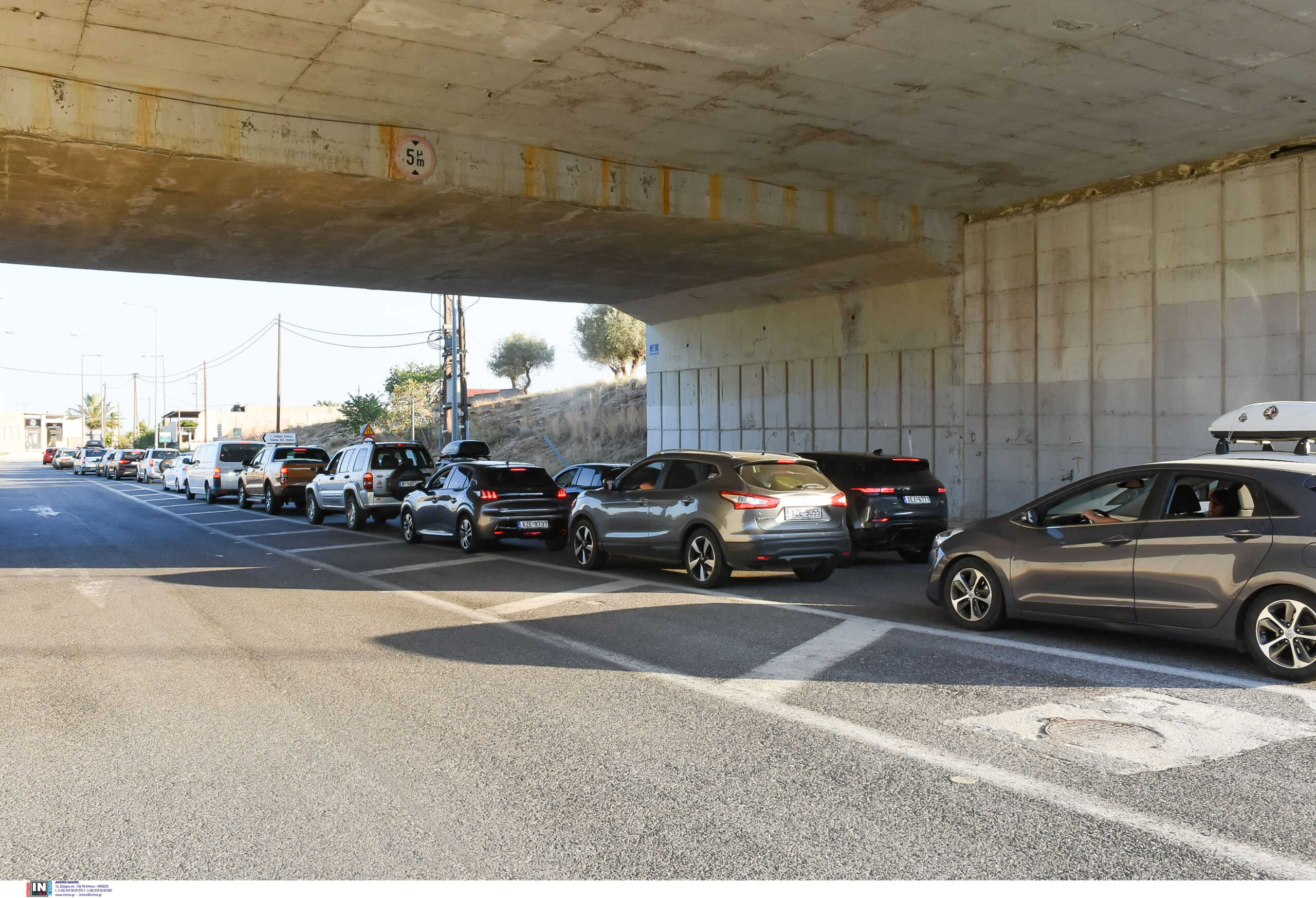 Φωτιά σε βυτιοφόρο: Γιατί έμεινε κλειστή η Αθηνών – Κορίνθου για πάνω από 7 ώρες – «Τηρήσαμε τα μέτρα ασφαλείας», λέει η Πυροσβεστική