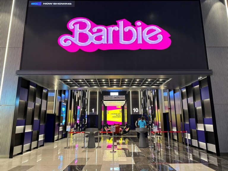 Η Ρωσία βάζει στη «μαύρη» λίστα τις ταινίες «Barbie» και «Oppenheimer» - «Δεν ανταποκρίνονται στις ηθικές και πνευματικές αξίες»