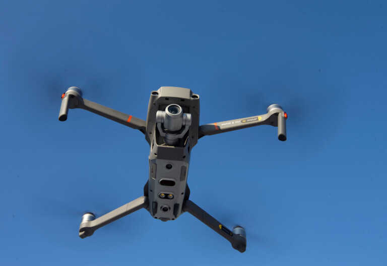 Ιπτάμενοι «μηχανικοί» ταχυδρόμοι - Στα νησιά Ορκάδες της Σκωτίας, η αλληλογραφία παραδίδεται πλέον από drones