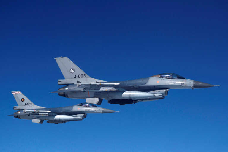 Ολλανδία και Δανία θα παραδώσουν F-16 στην Ουκρανία, για ιστορική συμφωνία κάνει λόγο ο Ζελένσκι