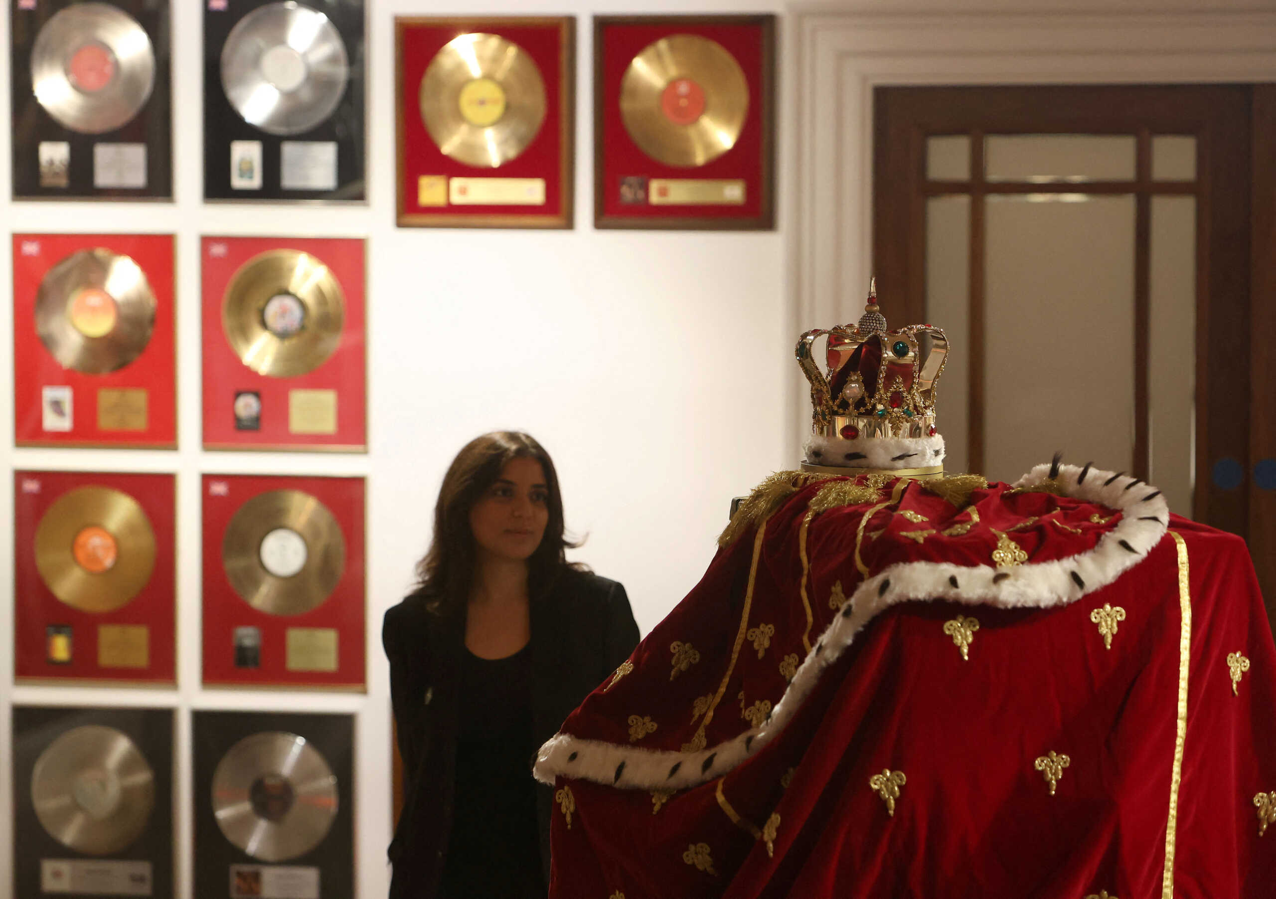 Φρέντι Μέρκιουρι: Δημοπρασία με σπάνια και πολύτιμα αντικείμενα του θρυλικού τραγουδιστή των Queen