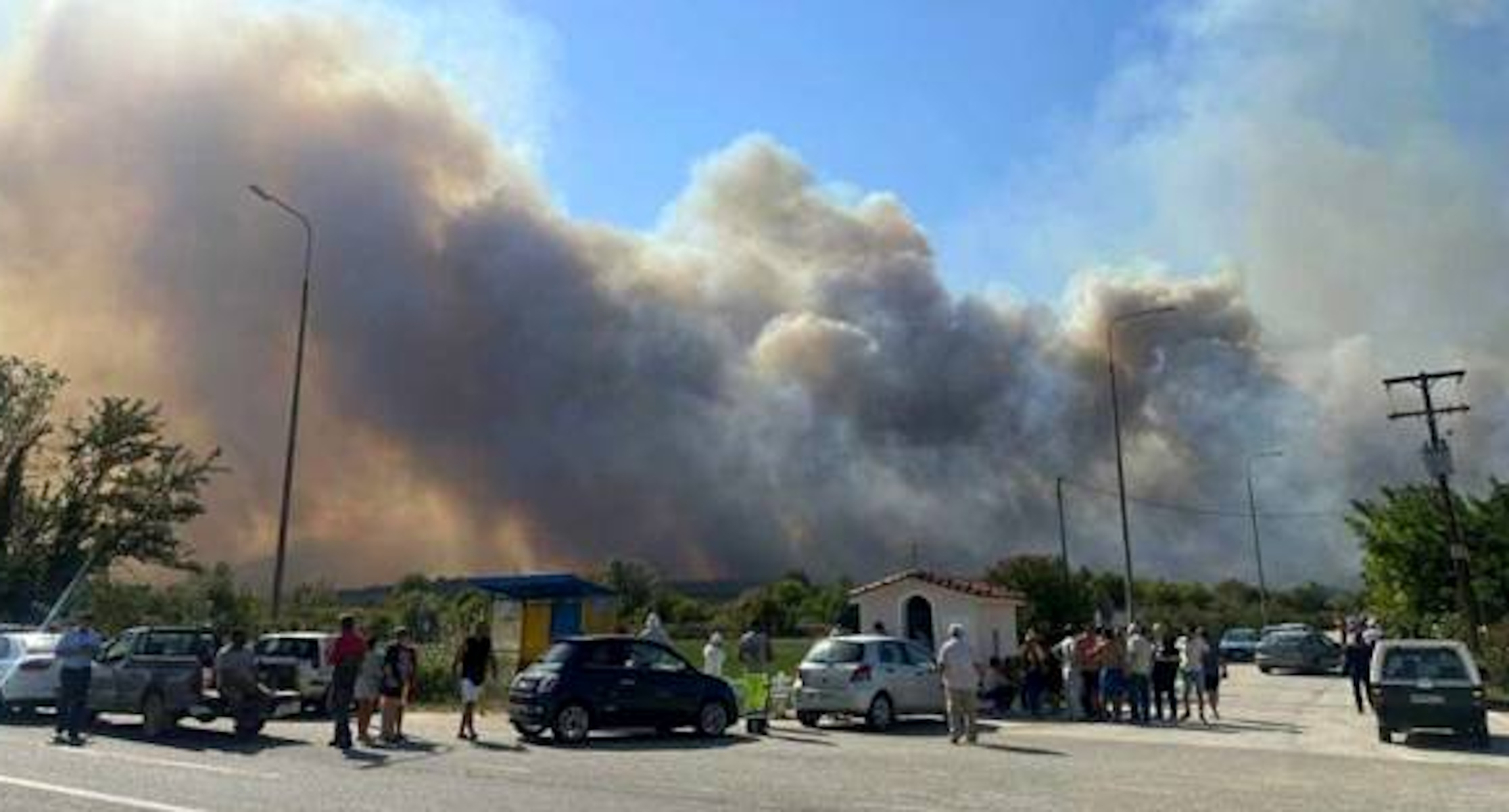 Φωτιές στην Ελλάδα: Μέτρα του Υπουργείου Υγείας για αποφυγή εισπνοής καπνού και στάχτης