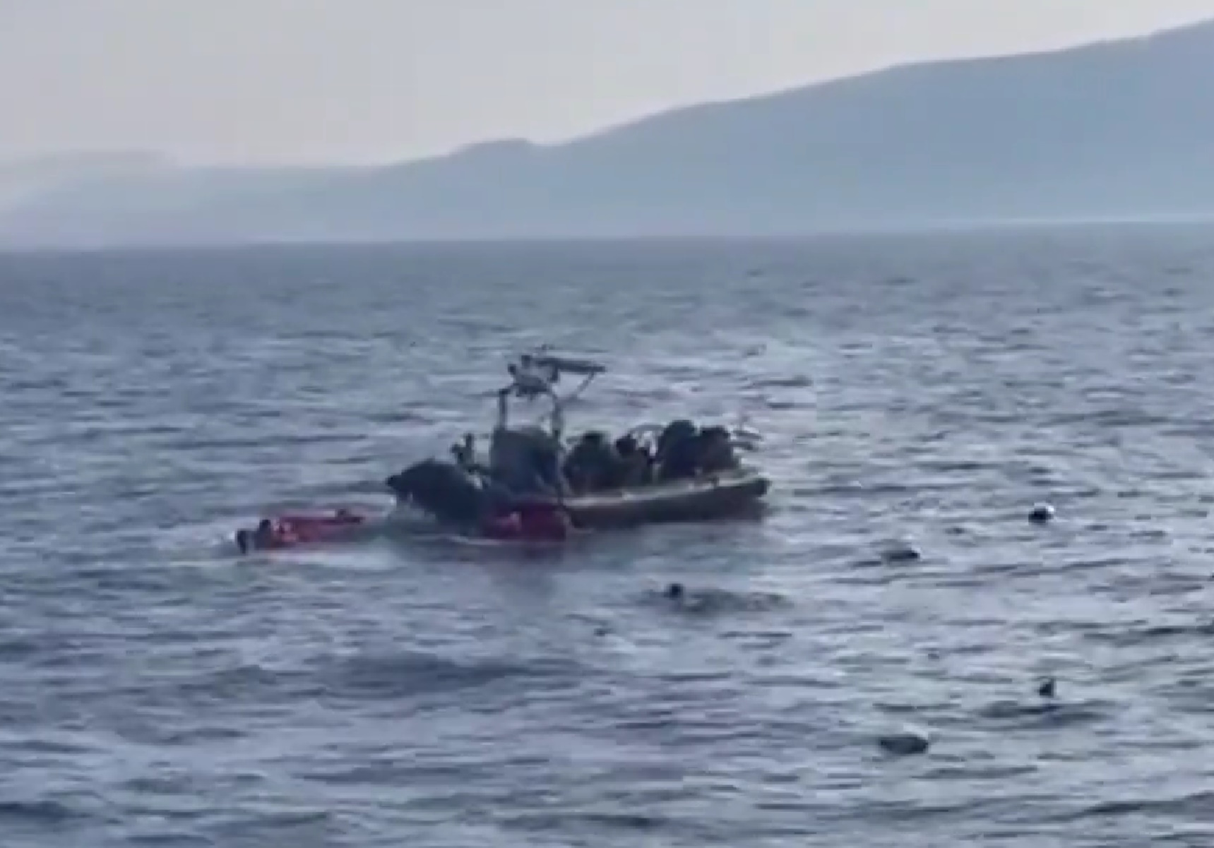 Λέσβος: Βίντεο από τη διάσωση 24 μεταναστών από το ελληνικό λιμενικό – Αρνήθηκε να τους παραλάβει η τουρκική ακτοφυλακή