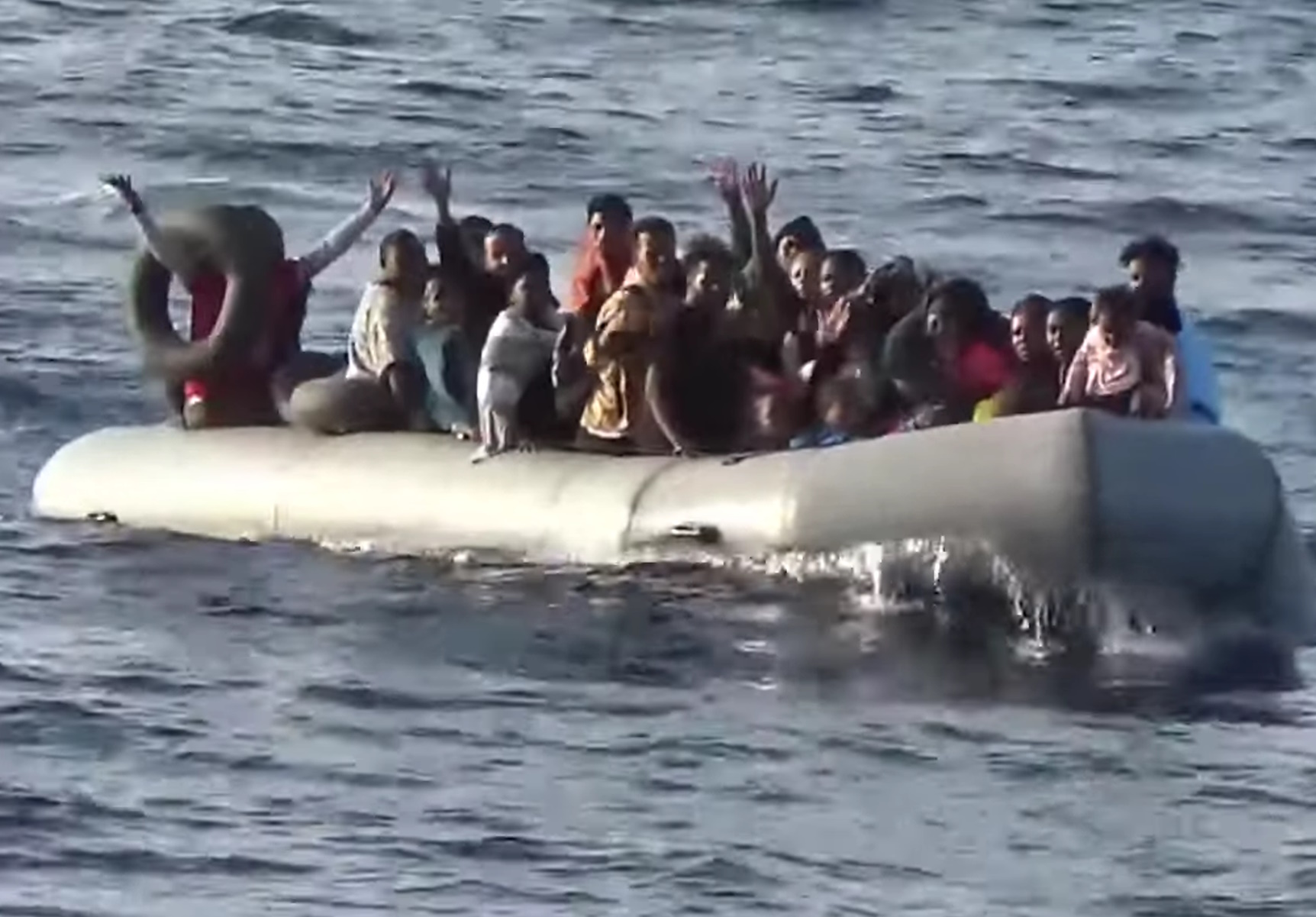 Μυτιλήνη: Διασώθηκαν 48 μετανάστες – Ταξίδευαν με φουσκωτό που έπλεε ακυβέρνητο