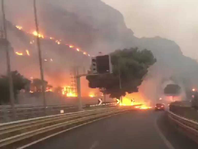 Πάλι στις φλόγες η Σικελία - Φωτιές σε πολλές περιοχές, ακόμα και στο αεροδρόμιο του Τράπανι