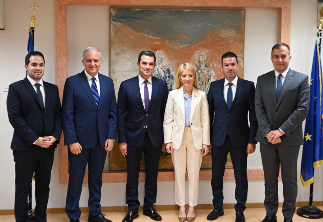 Σκρέκας: «Στρατηγική προτεραιότητα η συνεργασία Ελλάδας – Κύπρου με αιχμή τις επενδύσεις»