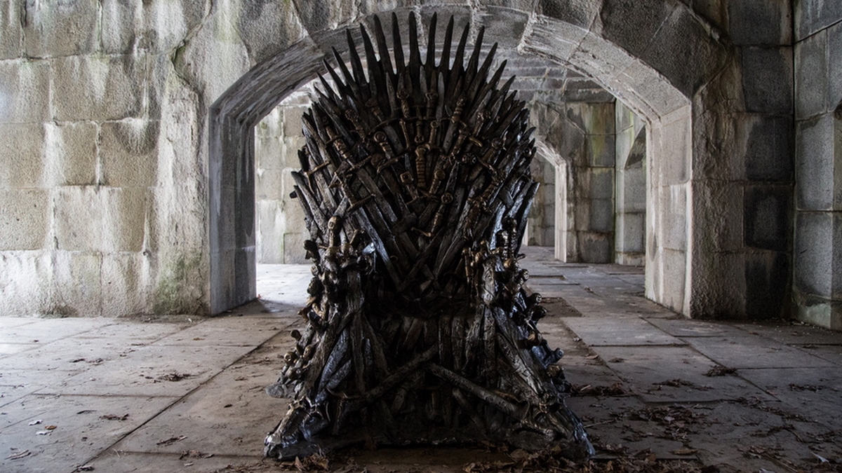 epa07471843 The Iron Throne, which has been set up in Fort Totten Park in Queens, New York, USA, 29 March 2019. The promoting campaign consists on 6 thrones hidden around the world, before the launch of the final season of 'Game of Thrones'.  EPA