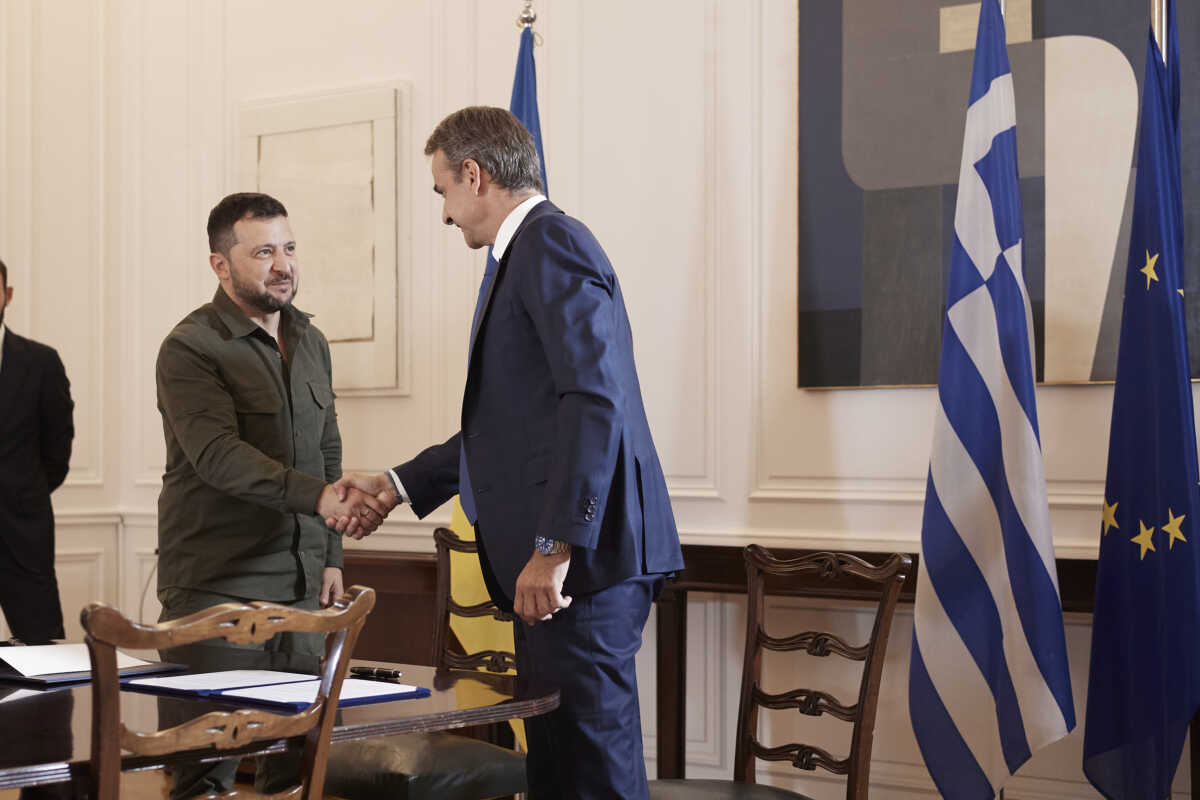 Βολοντίμιρ Ζελένσκι: Ευχαριστεί την Ελλάδα για την εκπαίδευση Ουκρανών πιλότων σε F-16 και τη μεταφορά σιτηρών