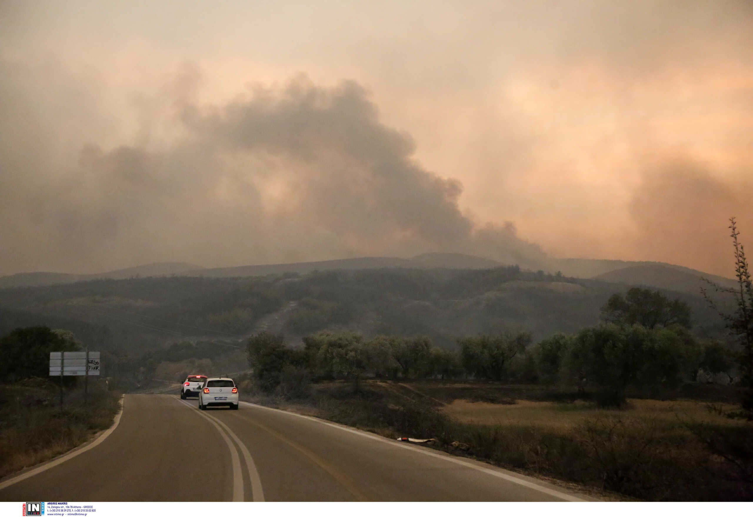 Φωτιά στον Έβρο: Συνεχείς οι αναζωπυρώσεις – Εκκενώθηκαν Γιαννούλη και Σιδηρώ