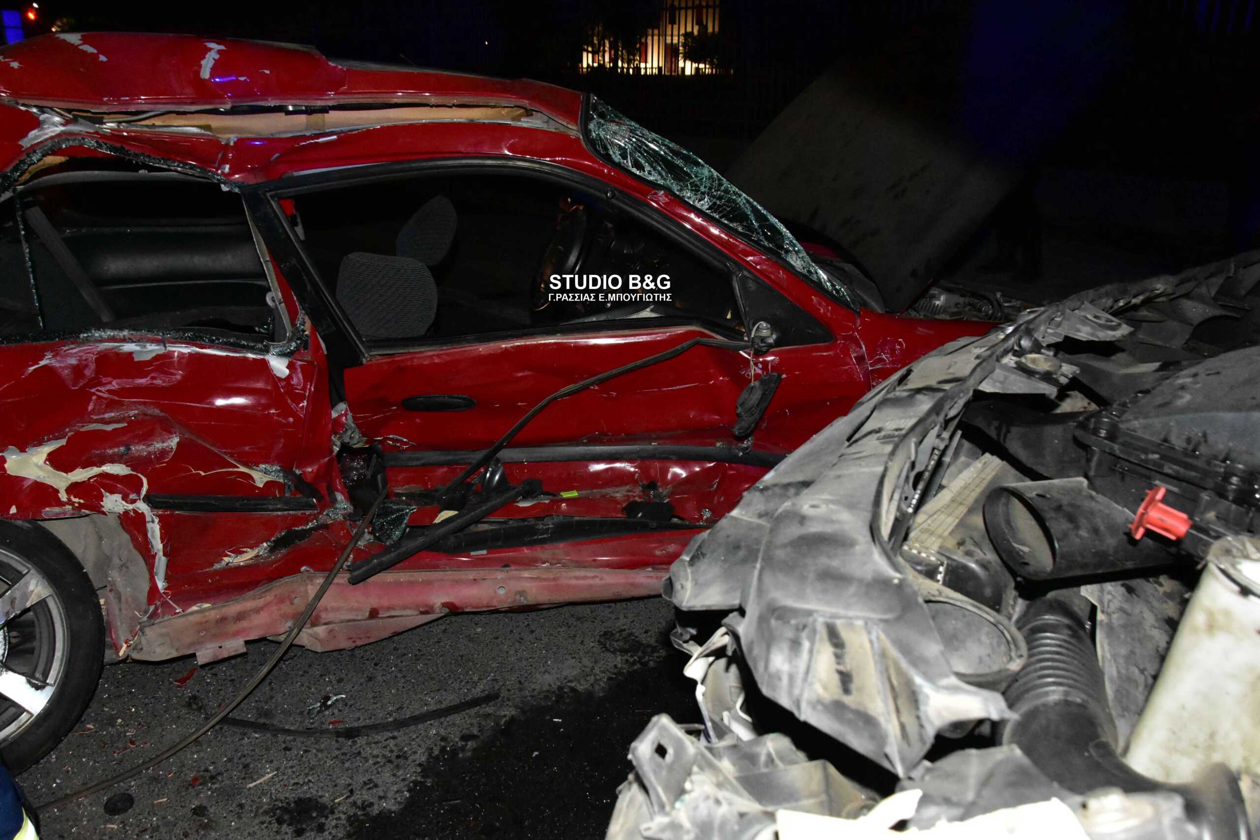 Ναύπλιο: Τροχαίο με 5 τραυματίες – Φορτηγάκι συγκρούστηκε με ΙΧ
