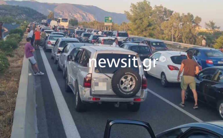 Άνοιξε το ρεύμα προς Κόρινθο στην παλιά Εθνική! Χιλιάδες εγκλωβισμένοι οδηγοί και επιβάτες για τουλάχιστον 7 ώρες στην εθνική οδό Αθηνών - Κορίνθου