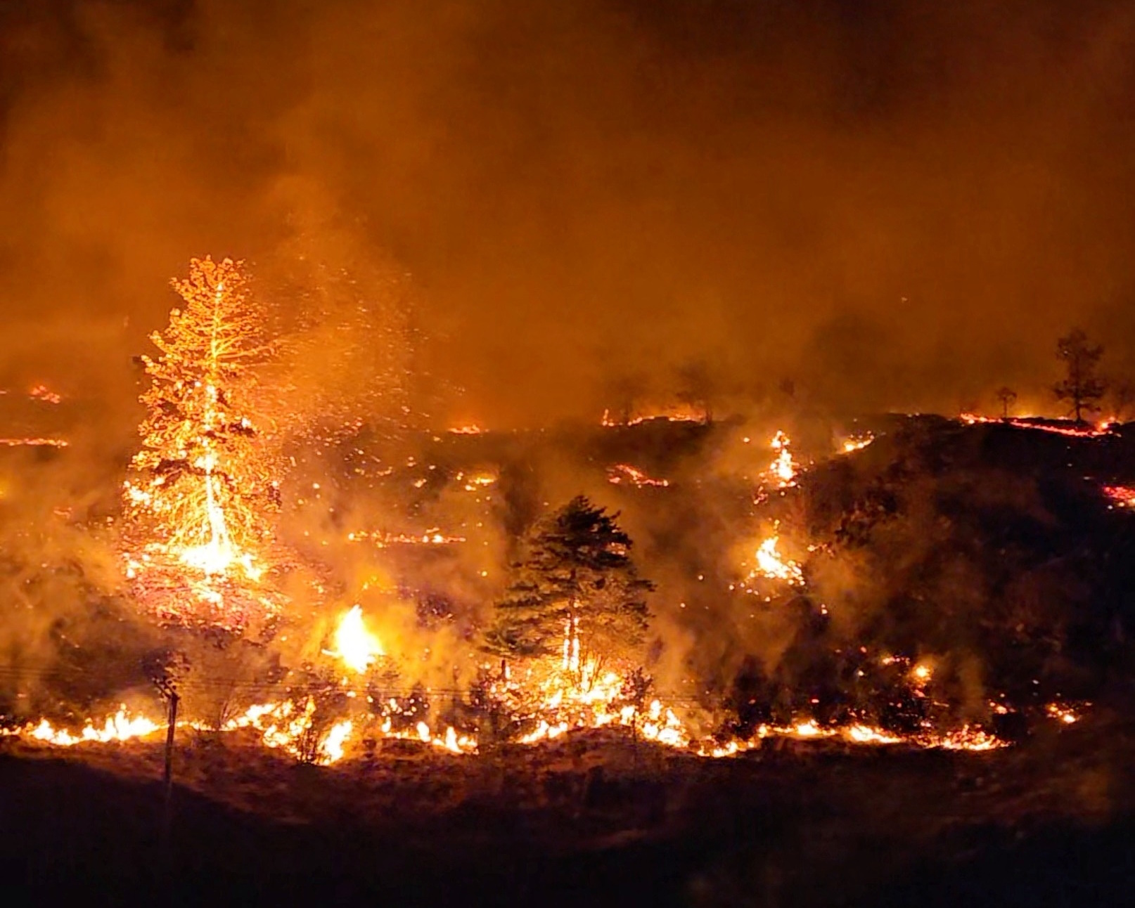 Καναδάς: Χιλιάδες εγκαταλείπουν τα σπίτια μπροστά στο εφιάλτη της φωτιάς