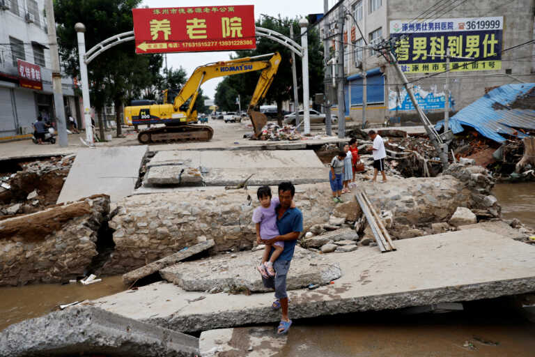 Στους 4 οι νεκροί από τις πλημμύρες και τις κατολισθήσεις στη Σιάν της Κίνας