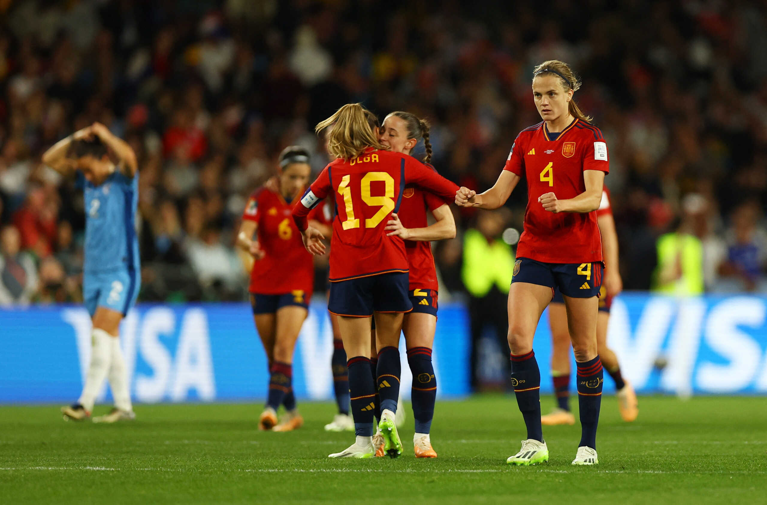 Soccer Football - FIFA Women's World Cup Australia and New Zealand 2023 - Final - Spain v England - Stadium Australia, Sydney, Australia - August 20, 2023 Spain's Olga Carmona celebrates scoring their first goal with Ona Batlle and Irene Paredes REUTERS