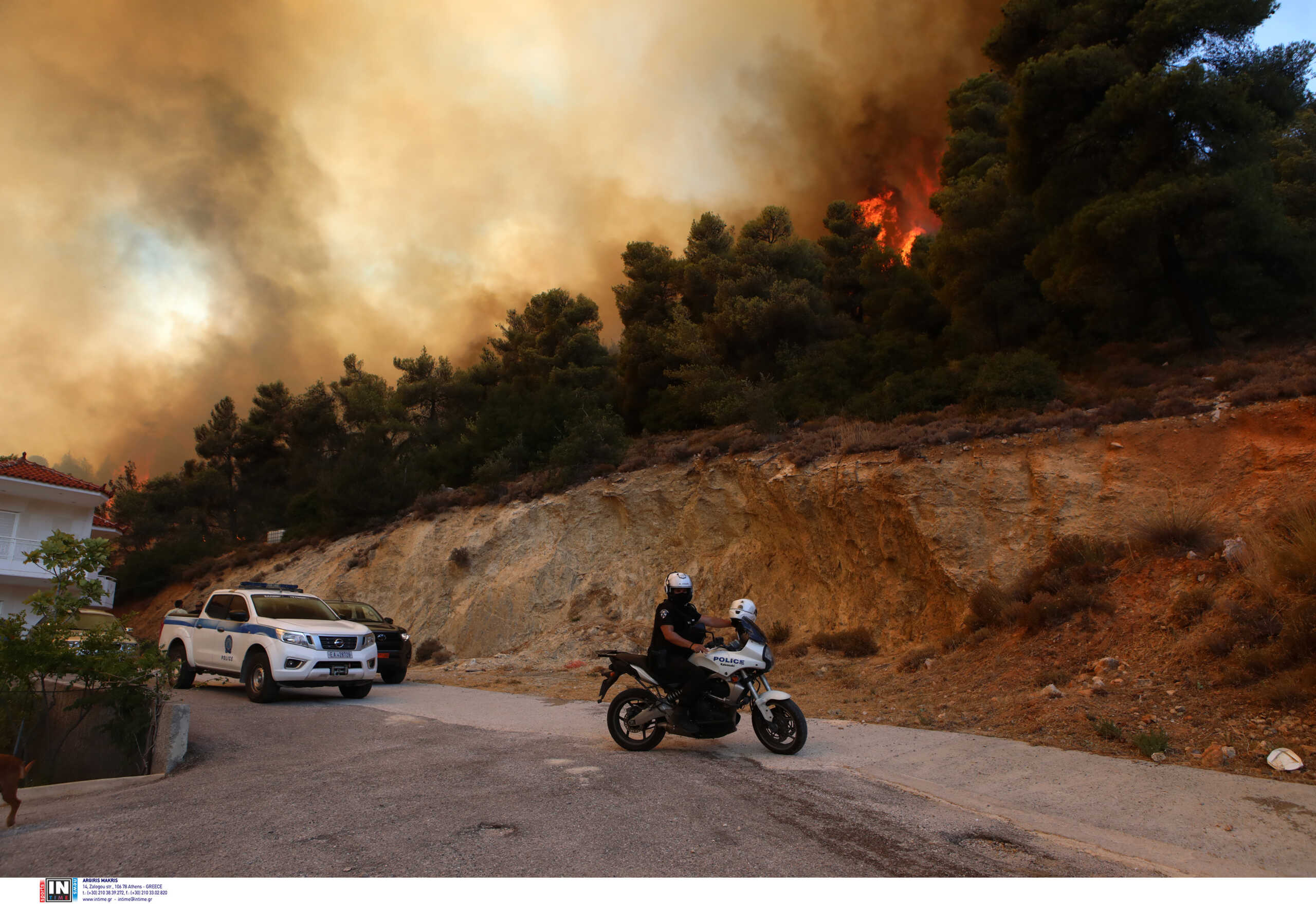 Φωτιά στη Φυλή: Ποιοι δρόμοι έχουν κλείσει