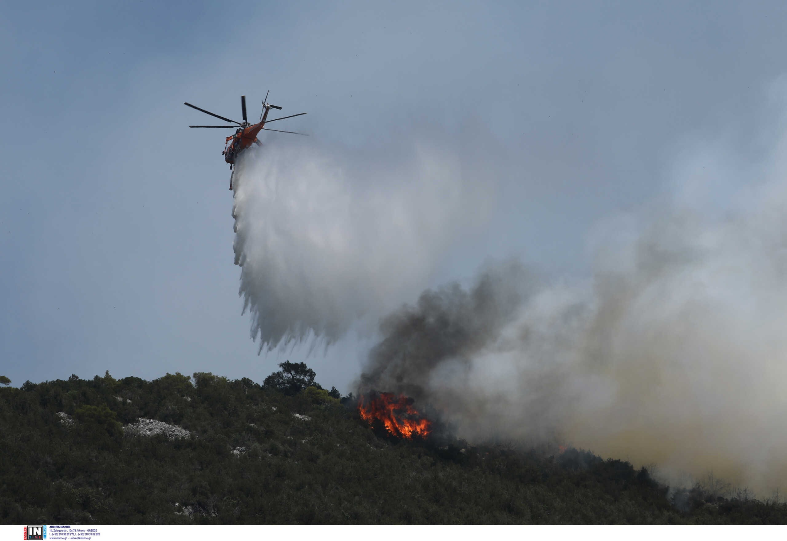 Φωτιά στον Όλυμπο: Περιορίστηκε σε βραχώδη χαράδρα και δεν απειλεί πλέον το δάσος