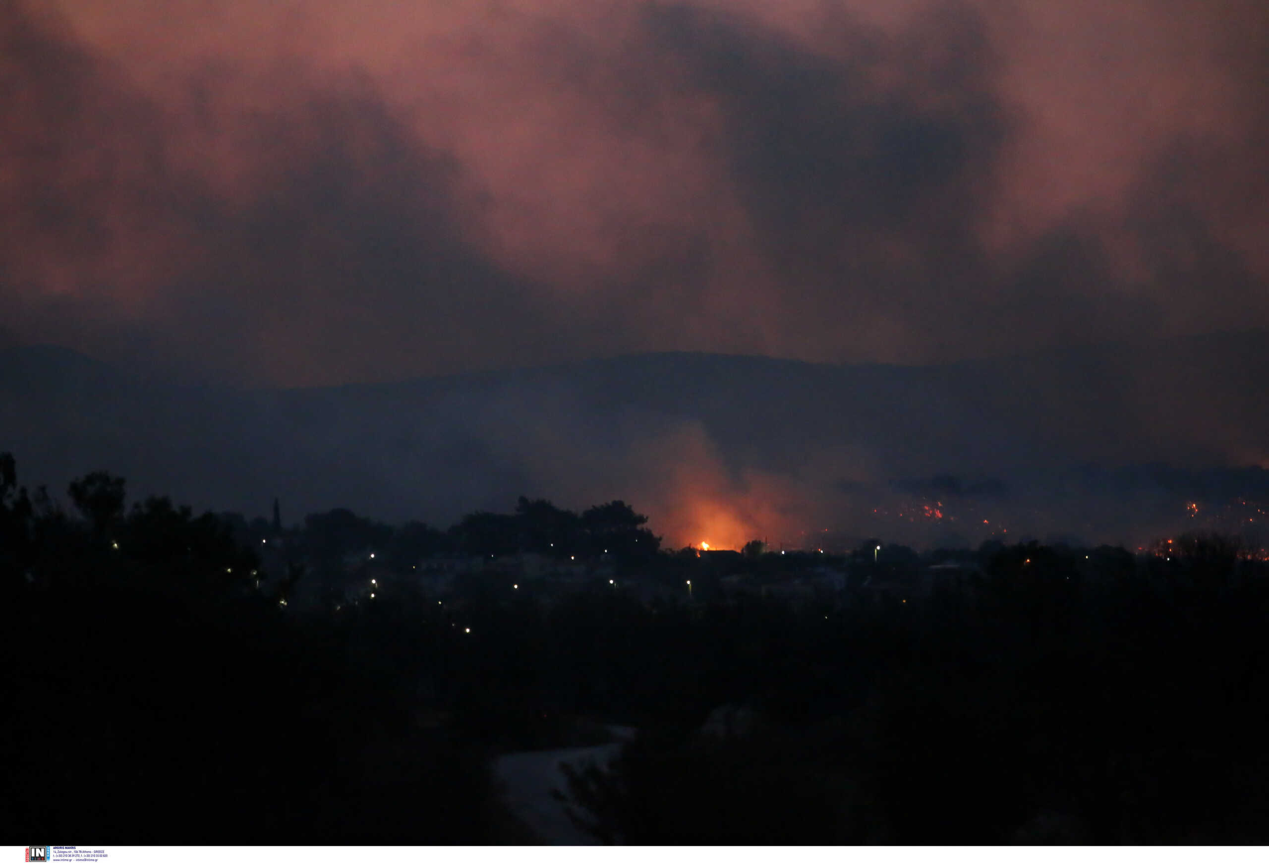 Φωτιά σε Αλεξανδρούπολη, Καβάλα, Ροδόπη: Ανεξέλεγκτα μέτωπα στη βόρεια Ελλάδα