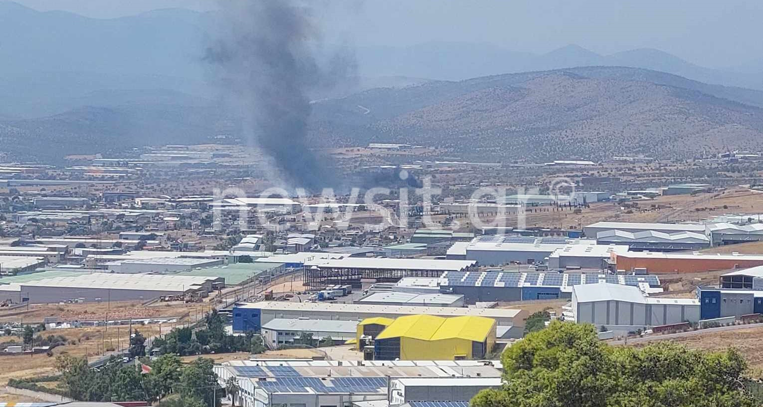 Φωτιά στον Ασπρόπυργο κοντά στην Αττική Οδό