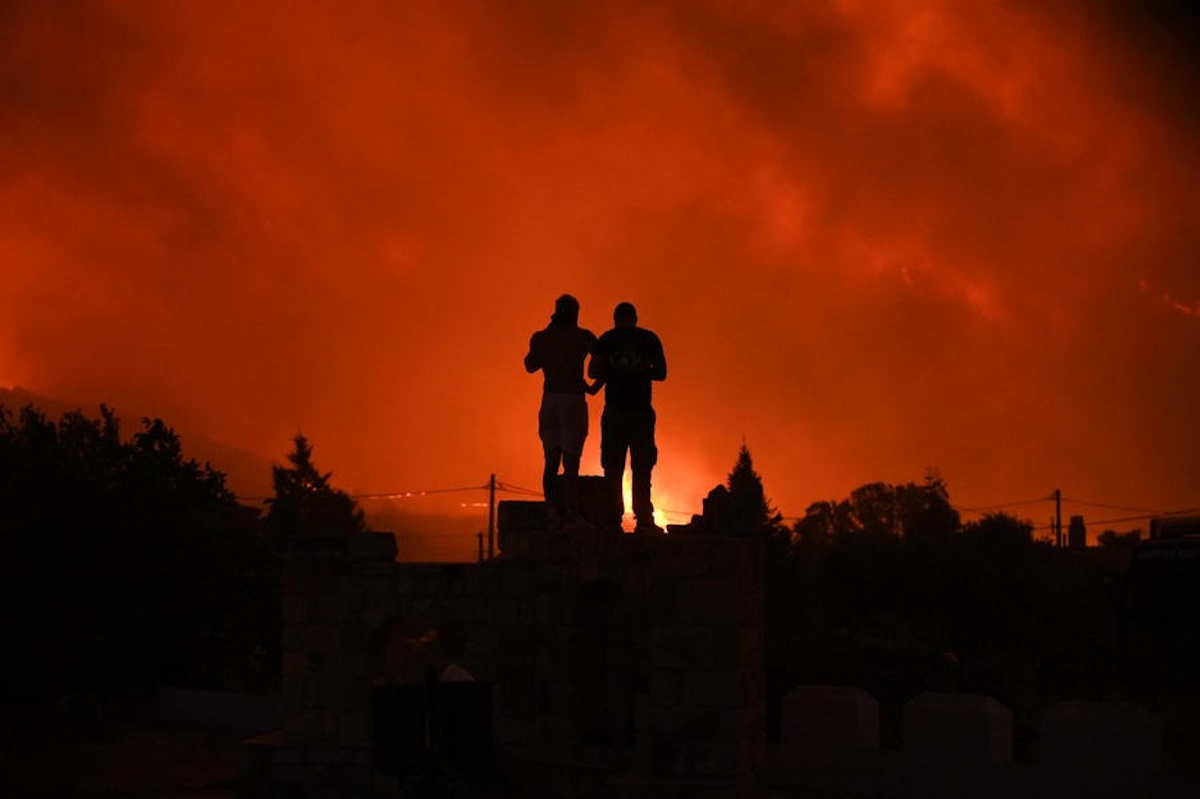 Φωτιά στον Έβρο: Συνεχείς αναζωπυρώσεις στην Αλεξανδρούπολη – Έφτασαν στη Ροδόπη οι φλόγες
