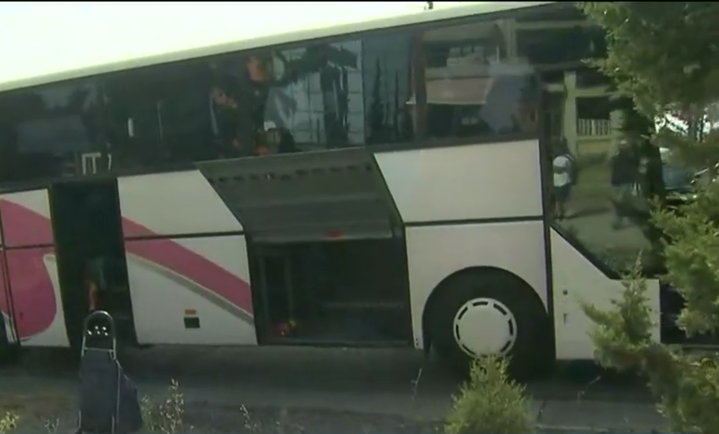 Φωτιά σε τουριστικό λεωφορείο στην εθνική οδό Θεσσαλονίκης – Μουδανιών