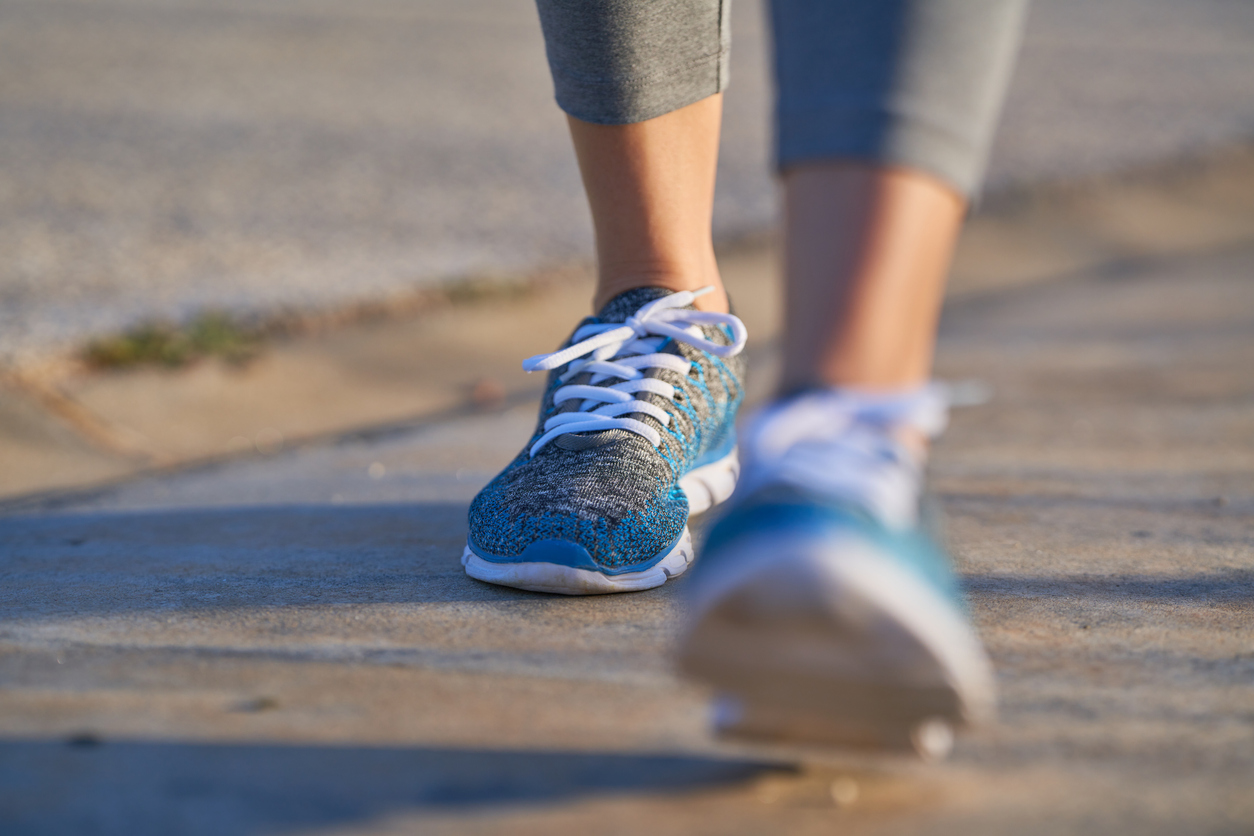 Νέα έρευνα: Όσο περισσότερο περπατάμε, τόσο μειώνεται ο κίνδυνος θανάτου
