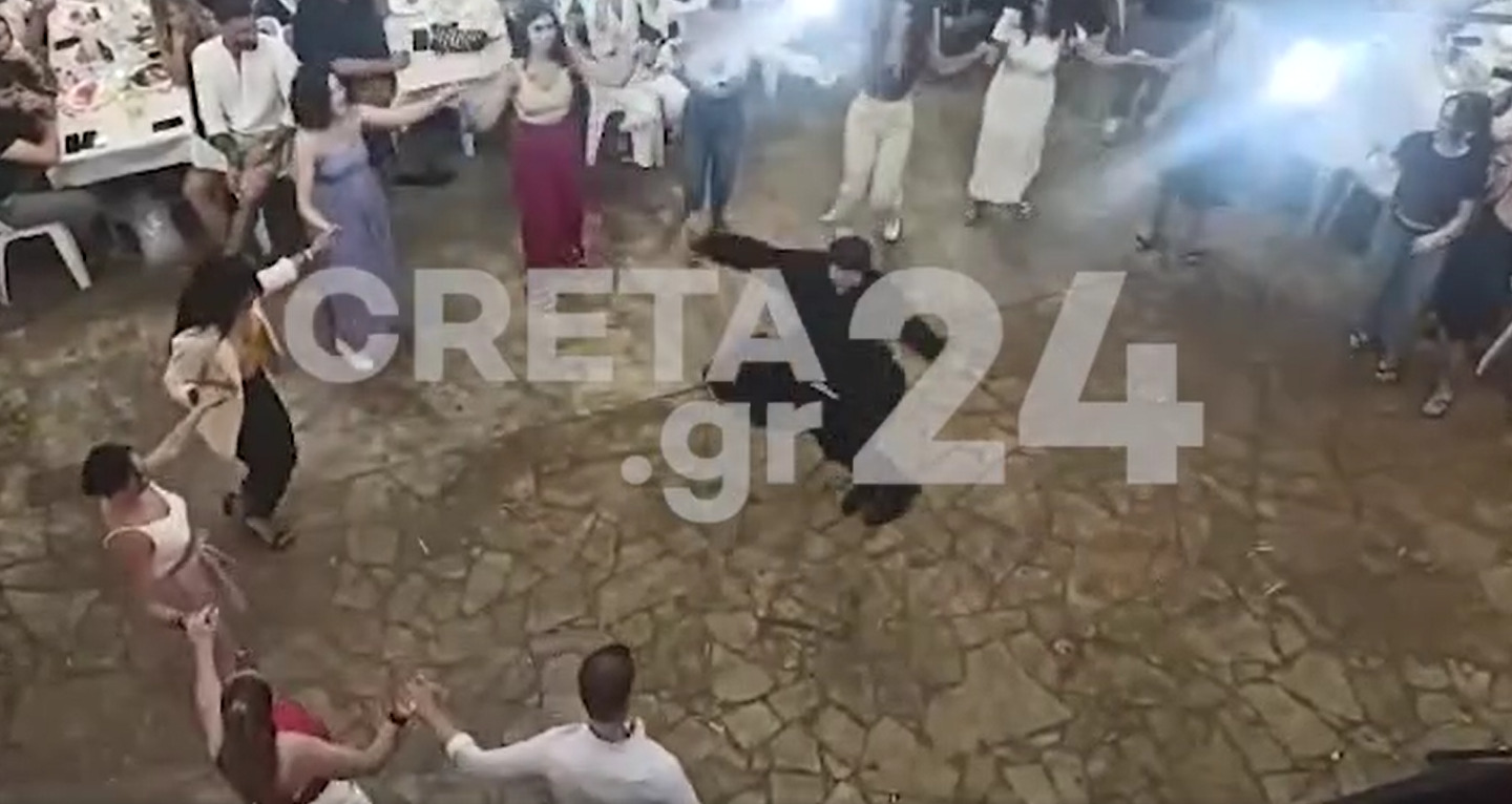 Παπάς χορεύει Μαλεβιζιώτη και ξεσηκώνει το γλέντι σε χωριό της Κρήτης