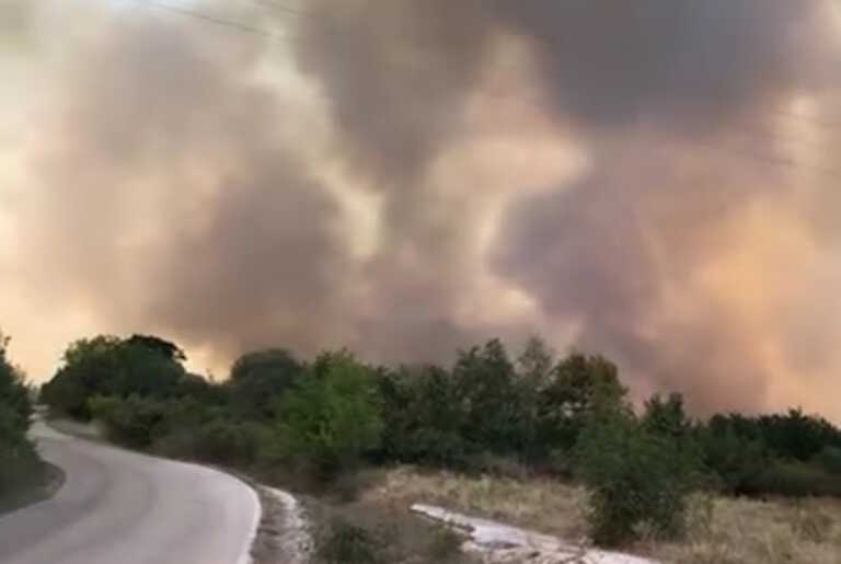 Ανεξέλεγκτη η φωτιά στο Διαλεκτό Καβάλας - Εκκενώθηκαν συνολικά επτά οικισμοί, στο νοσοκομείο πυροσβέστες με εγκαύματα