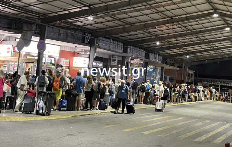 Εκατοντάδες επιβάτες στα ΚΤΕΛ του Κηφισού! Έφτασαν μετά την πολύωρη ταλαιπωρία στην Εθνική Οδό