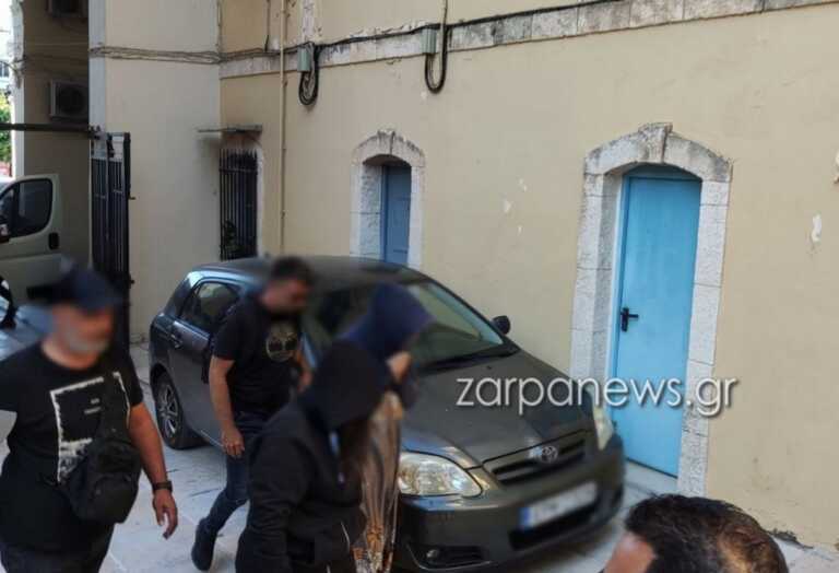 Στην εισαγγελέα οι εννέα συλληφθέντες για το κύκλωμα με τις παρένθετες μητέρες και τις παράνομες υιοθεσίες στην Κρήτη