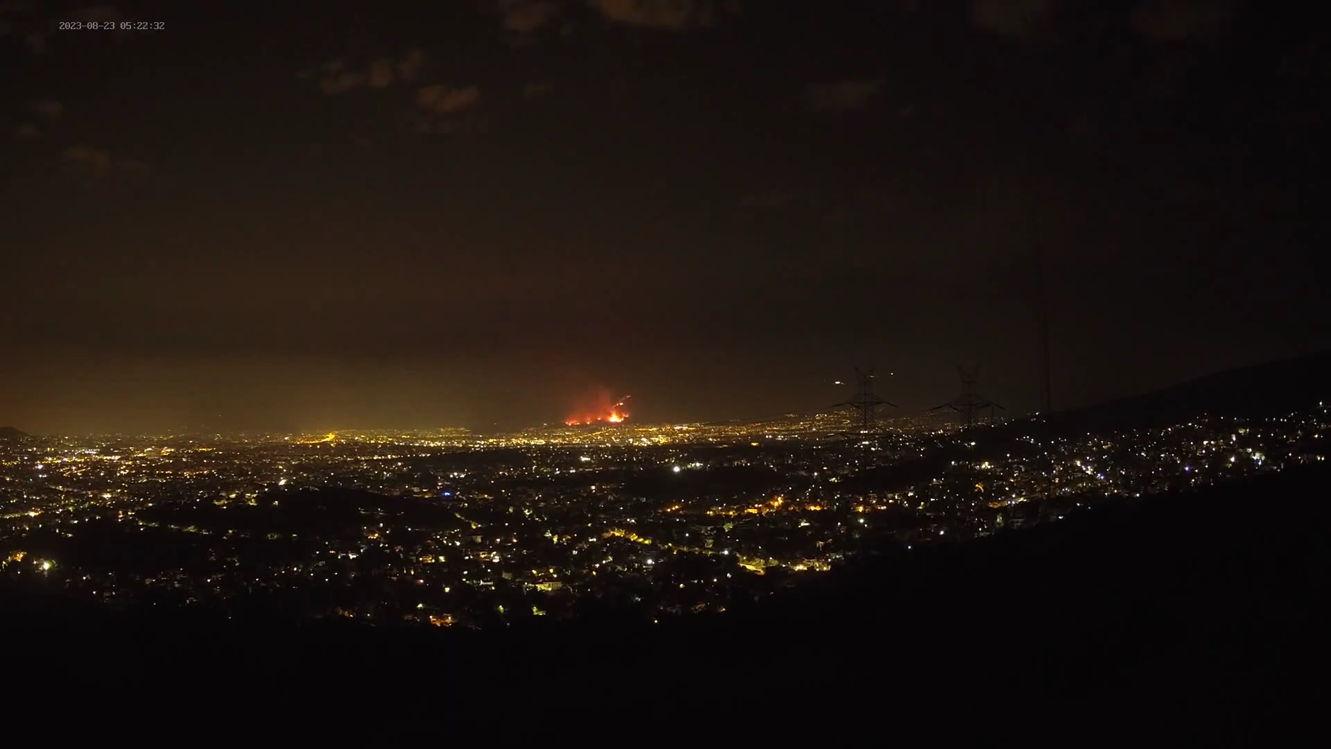 Φωτιά στην Πάρνηθα: Timelapse από το meteo δείχνει πόσο γρήγορα εξελίχθηκε το μέτωπο