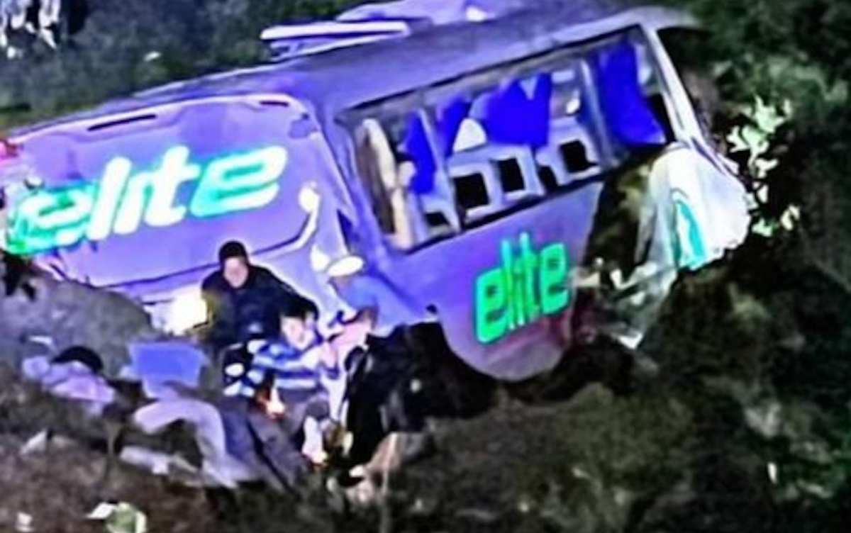 Μεξικό: Πολύνεκρο δυστύχημα με λεωφορείο που έπεσε σε χαράδρα 50 μέτρων – Πιθανολογείται ότι κοιμήθηκε ο οδηγός
